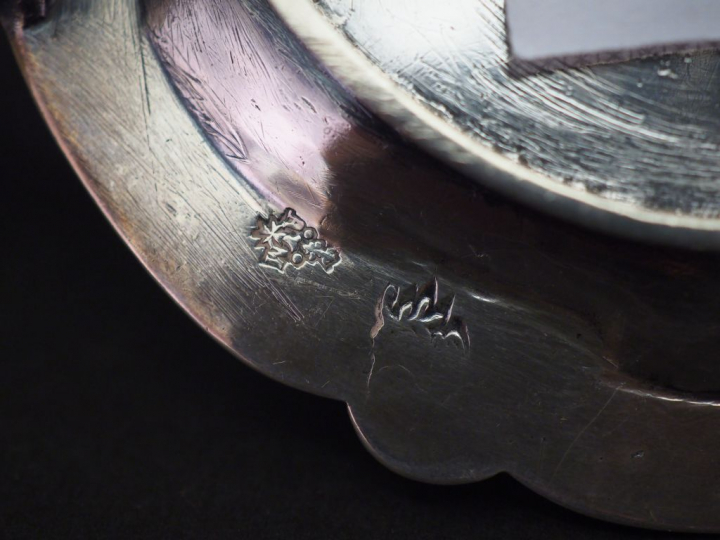 Passe couloir  XVIIIème en argent, à décor de coquilles et rinceaux. H