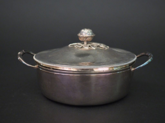Vente aux enchères Cassolette à fond plat fin XVIIIème - début XIXème en argent, poinçon 