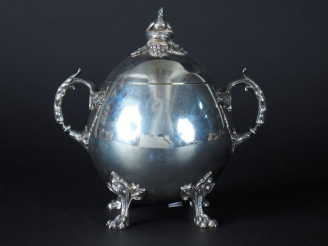 Vente aux enchères F. NICOUD  Sucrier Napoléon III en forme d'oeuf en argent, poinçon Min