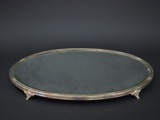 Vente aux enchères 	Centre de table Napoléon III de style Louis XVI à fond de glace, mont