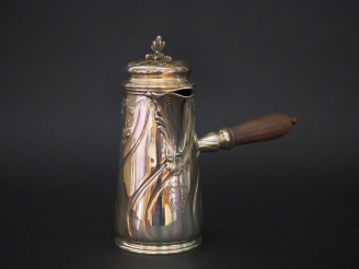 Vente aux enchères E. PUIFORCAT Chocolatière Art Nouveau en argent, poinçon Minerve, à dé
