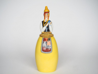 Vente aux enchères ROBJ.  Bouteille à liqueur en porcelaine polychrome "jeune domestique"
