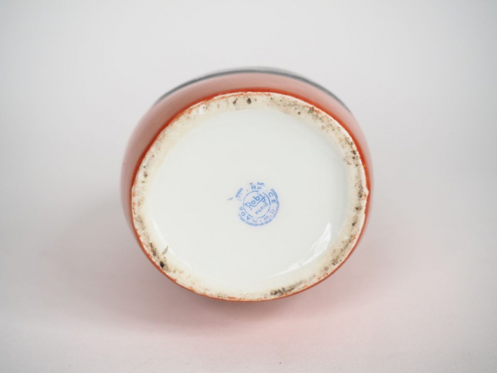 ROBJ.  Bouteille à liqueur en porcelaine polychrome "Alsacienne" Signé