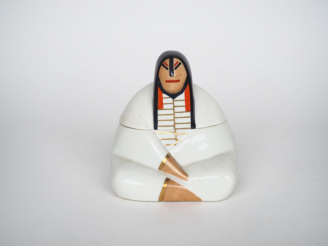 Vente aux enchères ROBJ.  Brule parfum "jeune squaw assise". Signée H. 12,5 cm