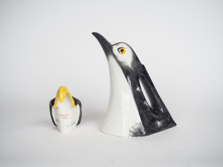 SANDOZ ET HAVILAND.  Pichet en porcelaine polychrome en forme de tête 