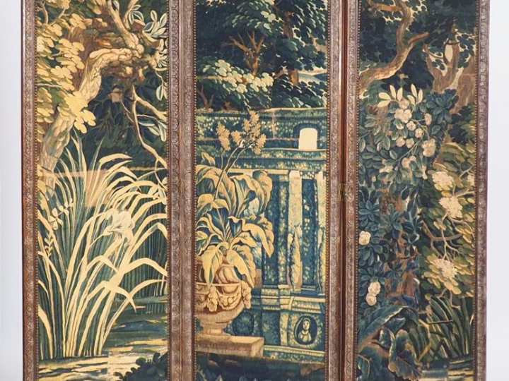 Paravent à trois brins en tapisserie d'Aubusson XVIIème à décor de ver