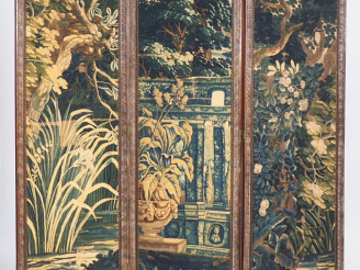 Vente aux enchères Paravent à trois brins en tapisserie d'Aubusson XVIIème à décor de ver