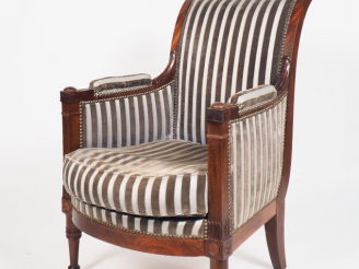 Vente aux enchères Bergère de style Directoire en acajou, dossier renversé pieds avant ba