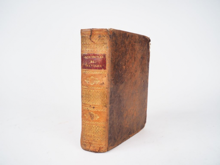 DAVILER (C.A.). Cours d'architecture qui comprend les Ordres de Vignol