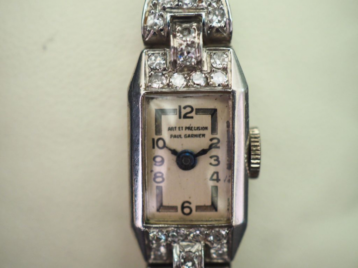 Paul GARNIER Montre bracelet de dame Art déco, boitier en platine sert