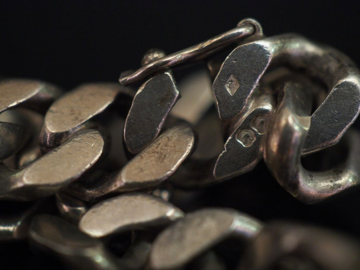 Gourmette en argent. Marquée "Marie-Claude". Long. 19,5 cm Poids. 36,9