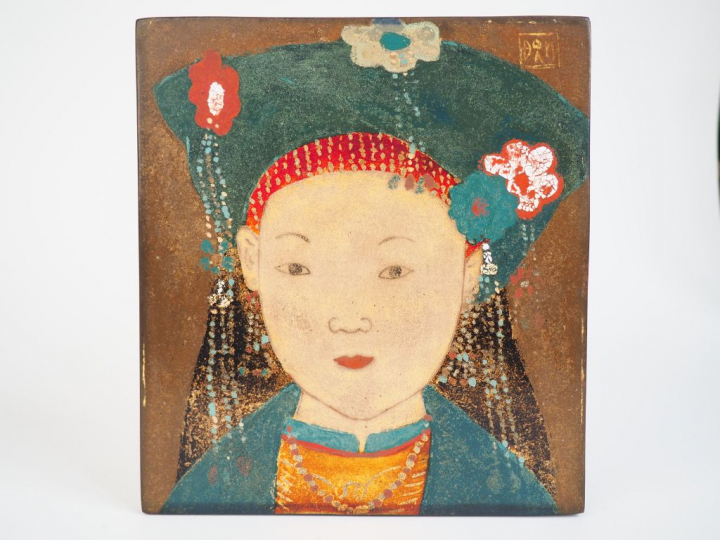 Ecole de Hanoï. Panneau de laque "Portrait de jeune fille Moï en tenue