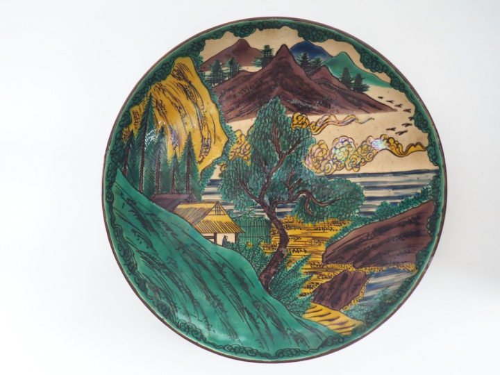 Japon, XVIIe - XVIIIe siècle,  Coupe en grès de type Ko-kutani, à déco