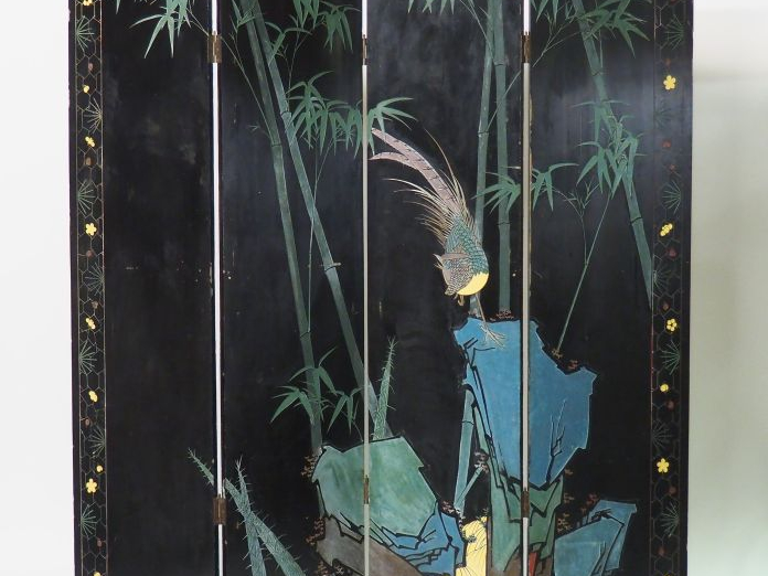 Paravent XXème en laque style coromandel, à décor double faces de pays