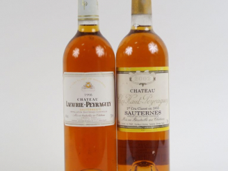 Vente aux enchères 2 BOUTEILLES 1er CC SAUTERNES : 1 CHÂTEAU LAFAURIE PEYRAGUEY 1998 - 1 