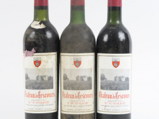 Vente aux enchères 3 BOUTEILLS CHÂTEAU LESCOURS GCC ST EMILION - 1966 - 1 BG/2 LB/PRÉSUMÉ
