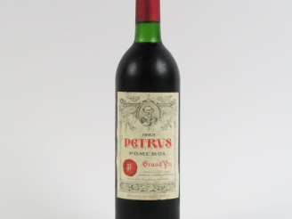 Vente aux enchères 1 BOUTEILLE PETRUS POMEROL - 1983 - BG