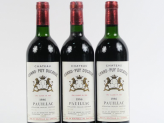 Vente aux enchères 3 BOUTEILLES CHÂTEAU GRAND PUY DUCASSE GCC PAUILLAC - 1986 - 1 BG/1 LB