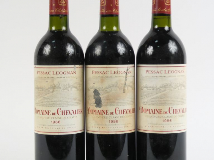 3 BOUTEILLES DOMAINE DE CHEVALIER GCC GRAVES - 1986 - BG