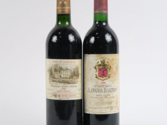 Vente aux enchères 2 BOUTEILLES GCC ST JULIEN : 1 CHÂTEAU ST PIERRE 1988 LB - 1 CHÂTEAU L
