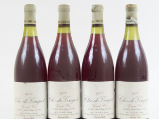 Vente aux enchères 4 BOUTEILLES CLOS DE VOUGEOT GC SAVOUR CLUB - 1982