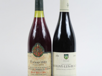 Vente aux enchères 2 BOUTEILLES : 1 VOLNAY PICARD PÈRE ET FILS 1982 - 1 SAVIGNY LES BEAUN