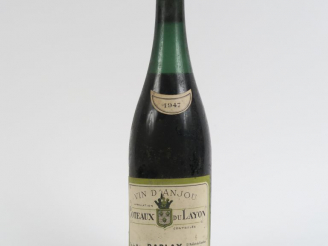 Vente aux enchères 1 BOUTEILLE COTEAUX DU LAYON 'CLOS DU MAINE' RABLAY - 1947 - 5,5 CM