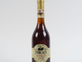 Vente aux enchères 1 BOUTEILLE (50 CL) TOKAJI '5 PUTTONYOS' ASZU - 1988