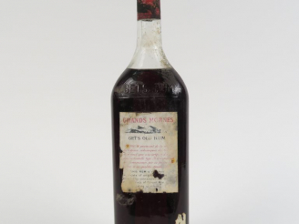 Vente aux enchères 1 TRÈS VIEUX FLACON (1,5 L) RHUM GRANDS MORNES GET'S OLD RUM - EA/CAPS