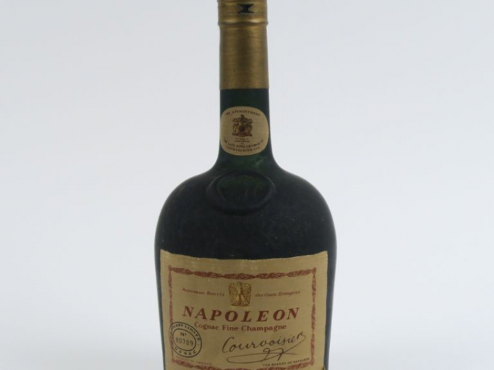 1 BOUTEILLE COGNAC FINE CHAMPAGNE 'NAPOLÉON' COURVOISIER - COFFRET