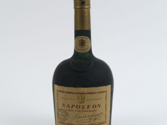 Vente aux enchères 1 BOUTEILLE COGNAC FINE CHAMPAGNE 'NAPOLÉON' COURVOISIER - COFFRET