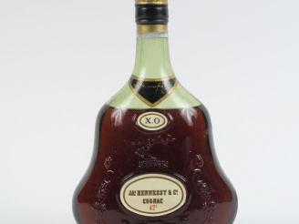 Vente aux enchères 1 BOUTEILLE COGNAC HENNESSY X.O 42° - COFFRET - NIVEAU MOYEN