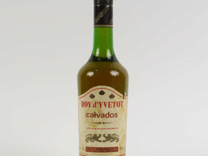 1 BOUTEILLE CALVADOS 'ROY D'YVETOT' CUSENIER
