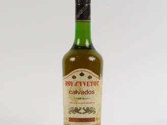 Vente aux enchères 1 BOUTEILLE CALVADOS 'ROY D'YVETOT' CUSENIER