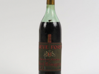 Vente aux enchères 1 VIEILLE BOUTEILLE GRANDE CRÈME DE VIEIL ARMAGNAC 