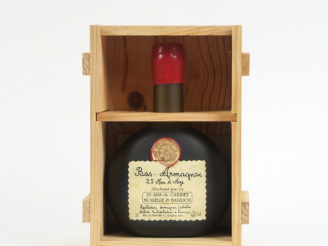 Vente aux enchères 1 BOUTEILLE (35 CL) BAS ARMAGNAC DELORD - COFFRET