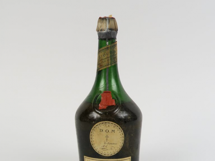 1 VIEILLE BOUTEILLE BÉNÉDICTINE D.O.M - NIVEAU MOYEN