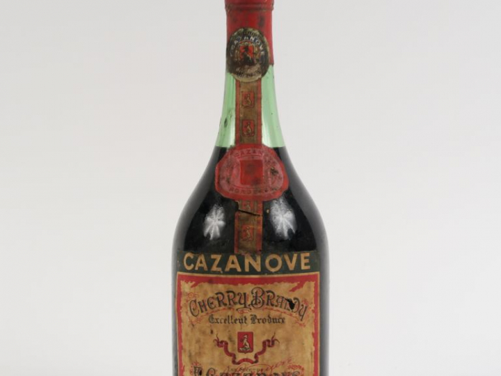 1 VIEILLE BOUTEILLE LIQUEUR CHERRY BRANDY CAZANOVE