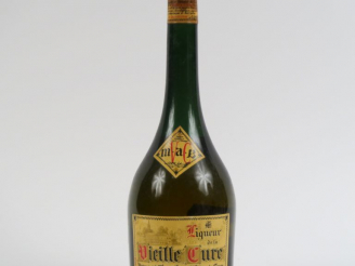 Vente aux enchères 1 BOUTEILLE LIQUEUR DE LA VIEILLE CURE - COFFRET