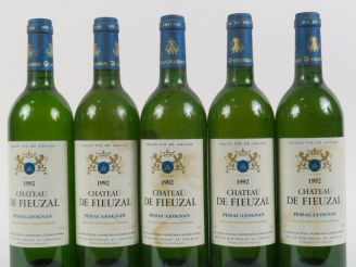 Vente aux enchères 5 BOUTEILLES CHÂTEAU DE FIEUZAL GRAVES - 1992