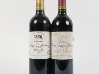 Vente aux enchères 2 BOUTEILLES GCC PAUILLAC - 1 CHÂTEAU HAUT BAGES LIBERAL 1996 - 1 CHÂT