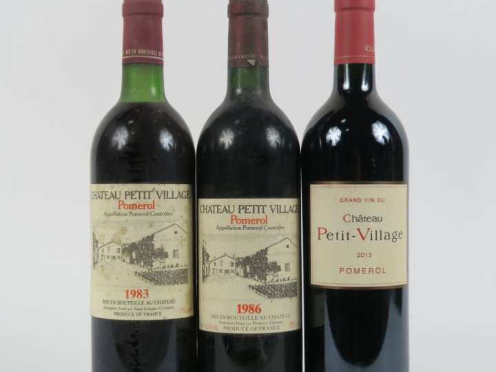 3 BOUTEILLES CHÂTEAU PETIT VILLAGE POMEROL : 1 de 1983 LB - 1 de 1986 