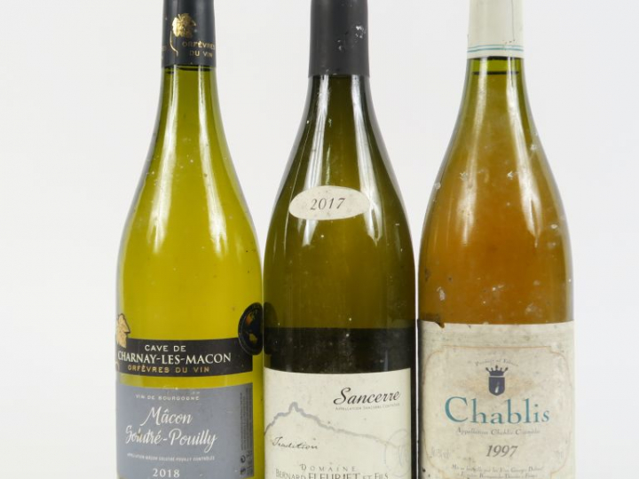 3 BOUTEILLES : 1 CHABLIS 1997 - 1 MACON SOLUTRÉ POUILLY 2018 - 1 SANCE