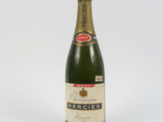 Vente aux enchères 1 VIEILLE BOUTEILLE CHAMPAGNE MERCIER BRUT
