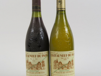 Vente aux enchères 2 BOUTEILLES CHATEAUNEUF DU PAPE CHÂTEAU FORTIA 'TÊTE DE CRU' : 1 BLAN