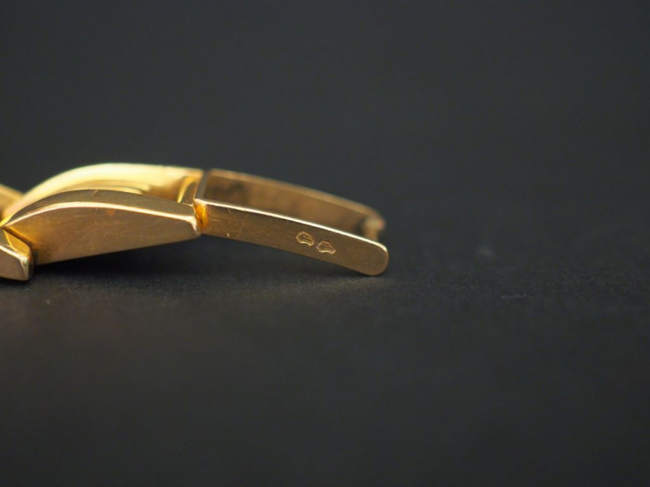 OMEGA Montre bracelet de dame, boitier et bracelet en or jaune.  Cadra