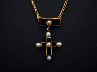 Vente aux enchères Collier Napoléon III en or jaune, maille tressée, à décor d'un pendent