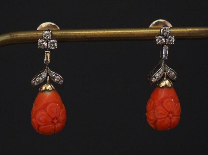 Paire de perce-oreilles Napoléon III en argent et vermeil, orné d'une 