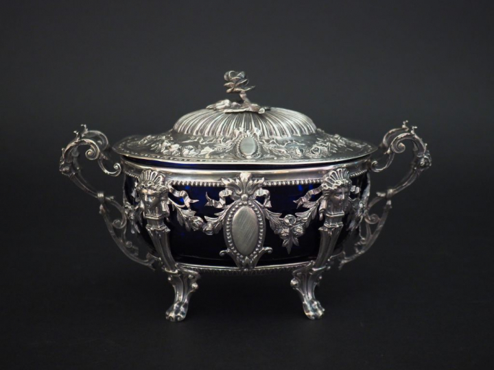 Sucrier Napoléon III de style Louis XVI en argent, poinçon Minerve, à 