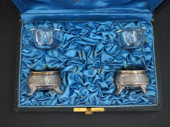 Paire de salerons Napoléon III en argent, poinçon Minerve, à décor d'u